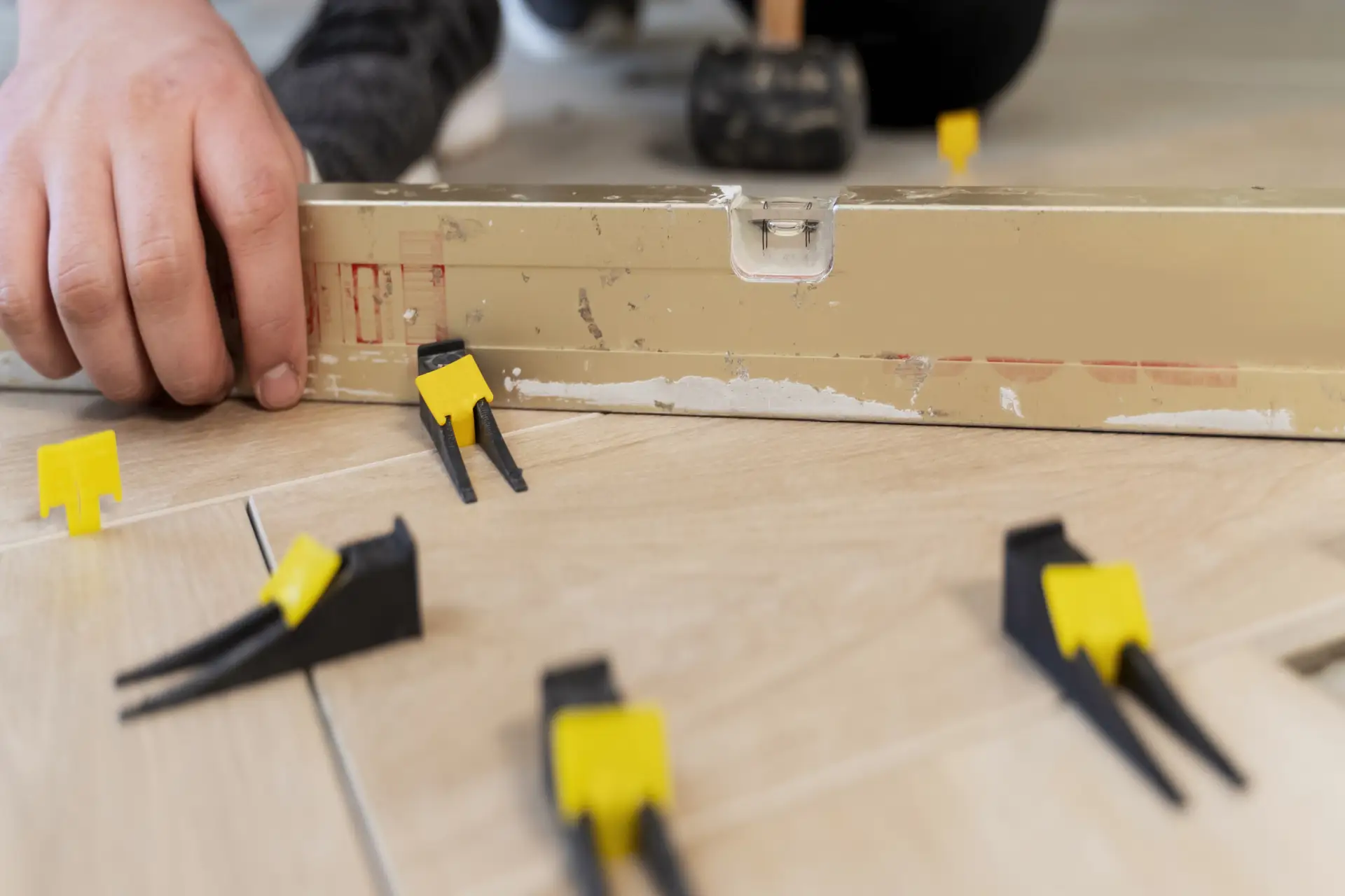 How to Easily Remove Scratches from SPC Flooring Wintel Surfaces